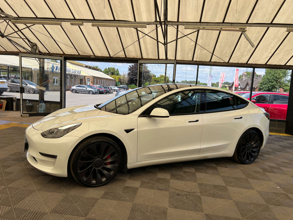 Tesla Model 3 Saloon MA23JZP White #2