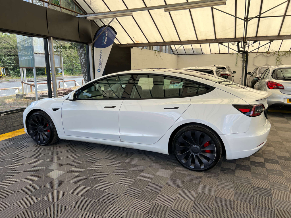 Tesla Model 3 Saloon MA23JZP White #3
