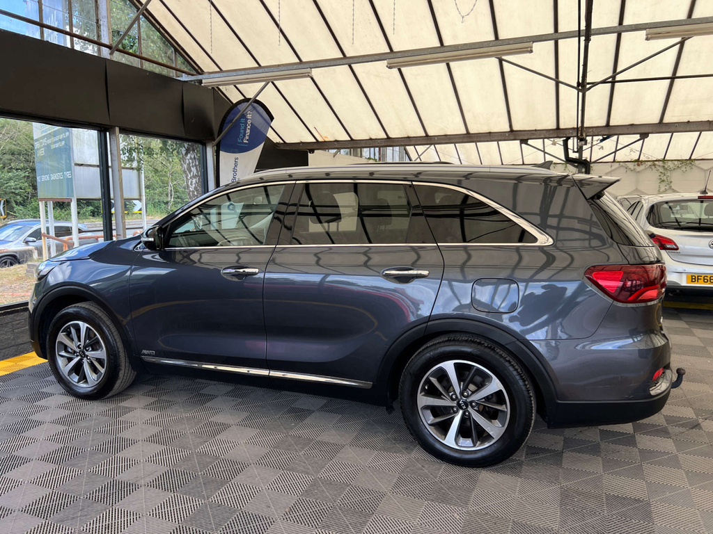 Kia Sorento Suv Grey #4