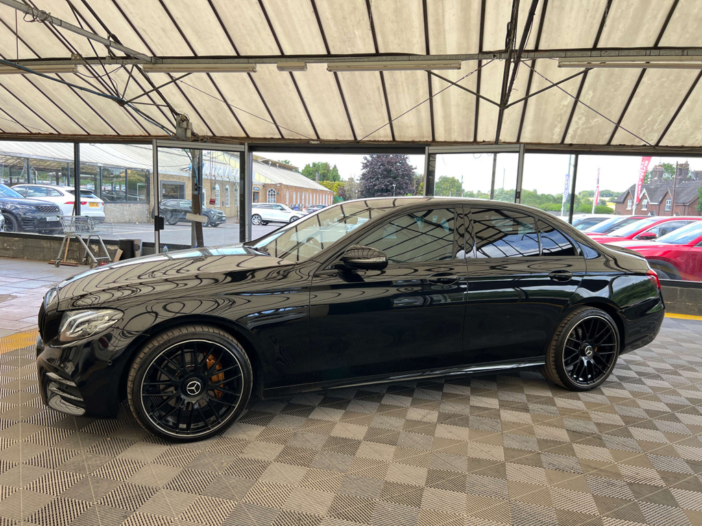 Mercedes-Benz E Class E 200 Amg Line Black #3