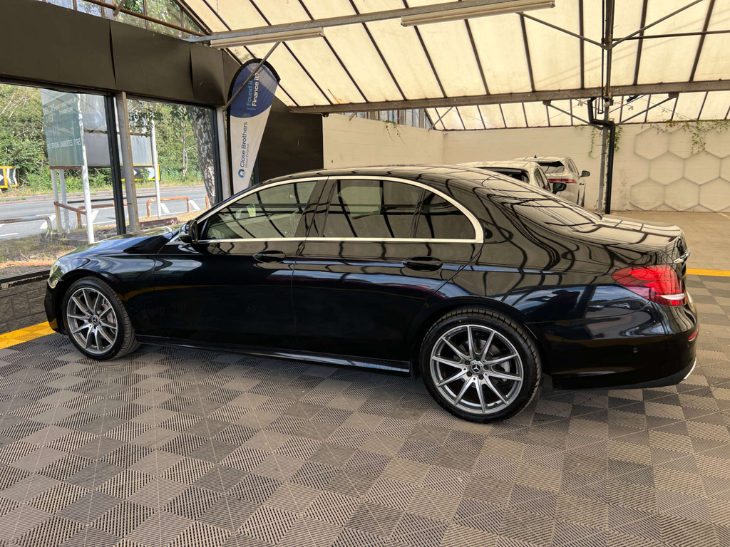 Mercedes-Benz E Class Saloon Black #4
