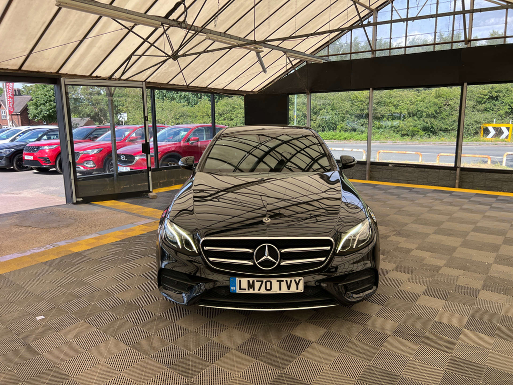 Mercedes-Benz E Class Saloon Black #2