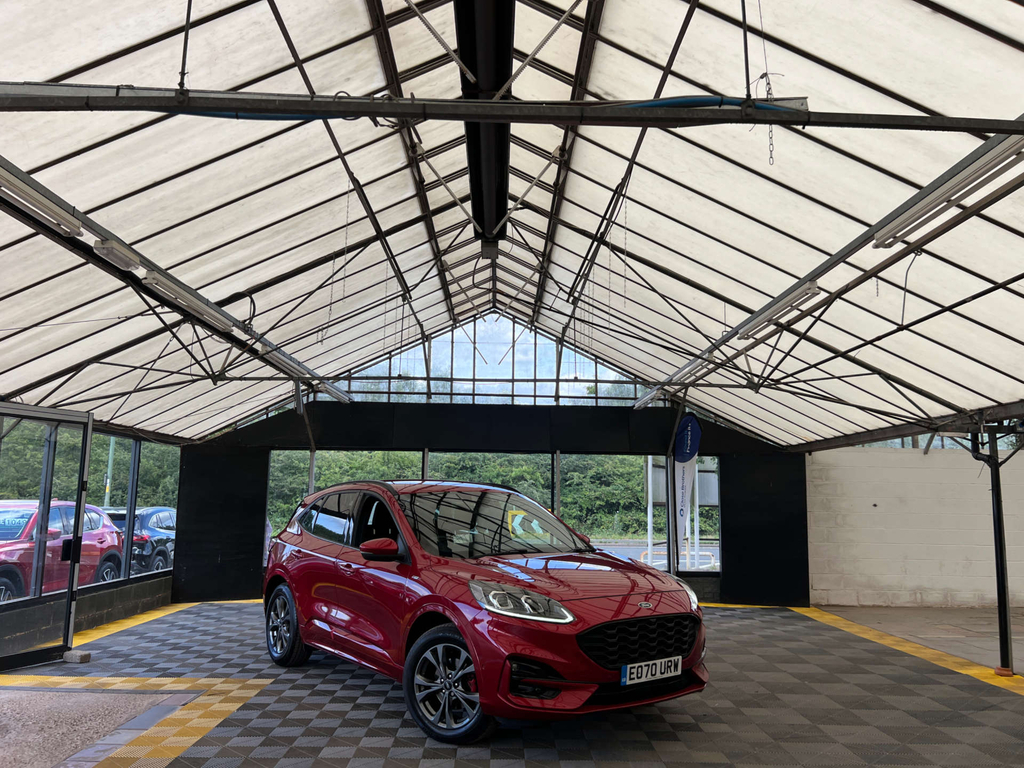 Ford Kuga Suv EO70URW Red