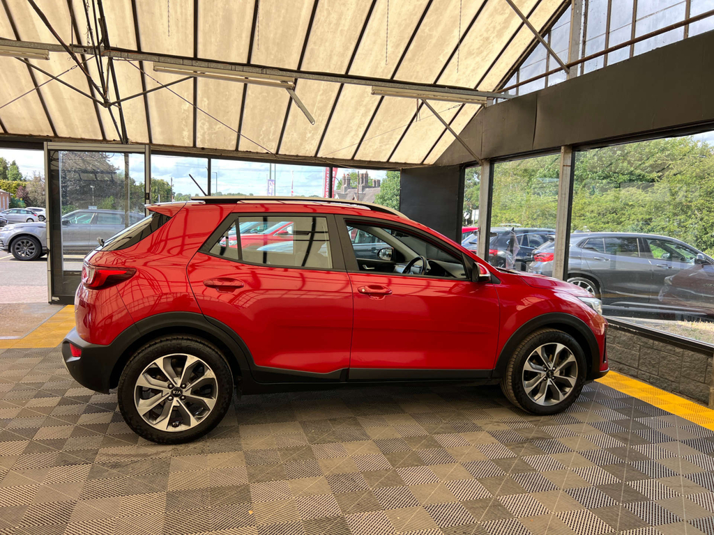 Kia Stonic Suv Red #5