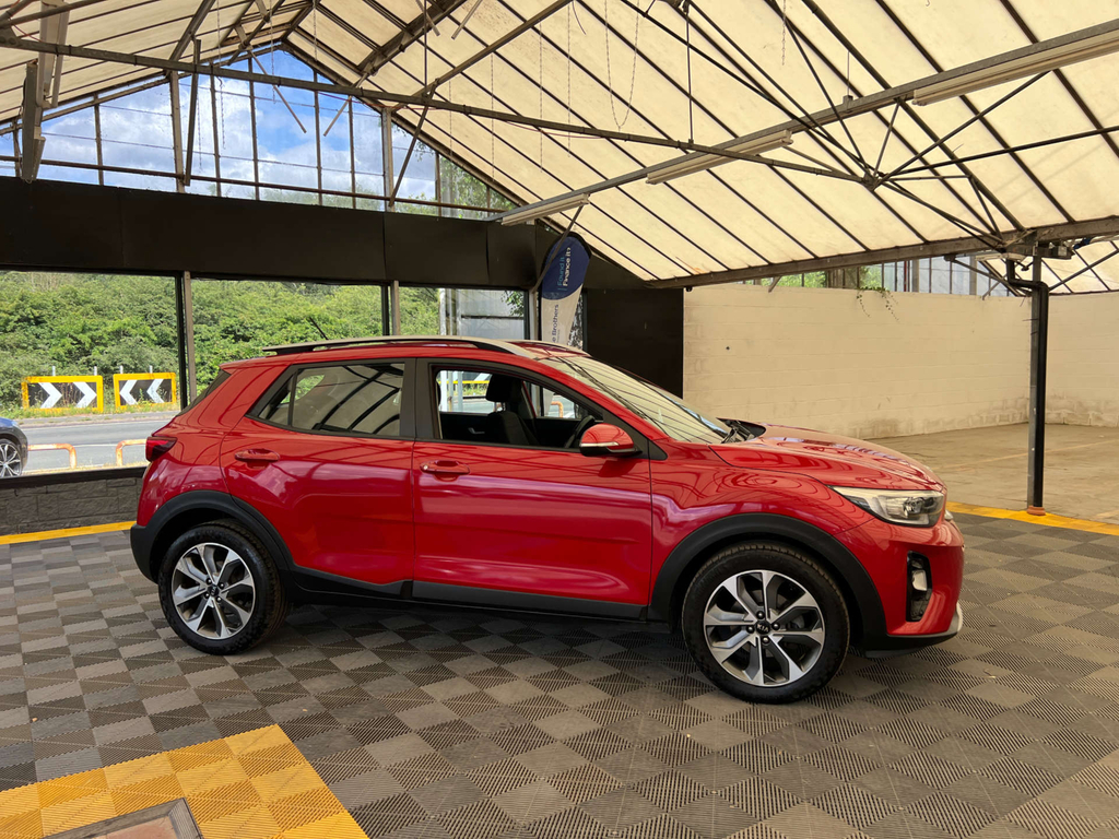 Kia Stonic Suv Red