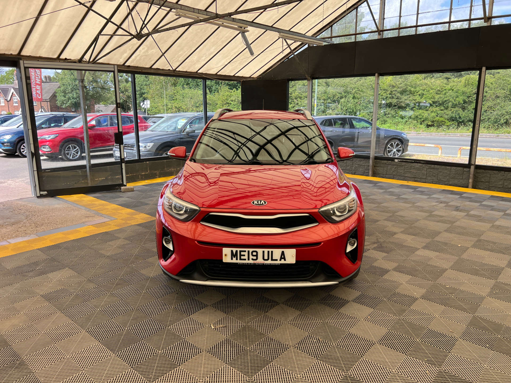 Kia Stonic Suv Red #2