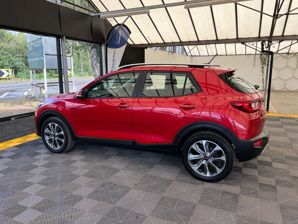 Kia Stonic Suv Red #4