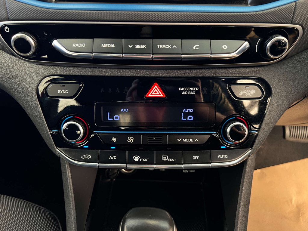 Hyundai Ioniq 1.6 Gdi Hybrid Premium Se Dct - 2017 17 White #14