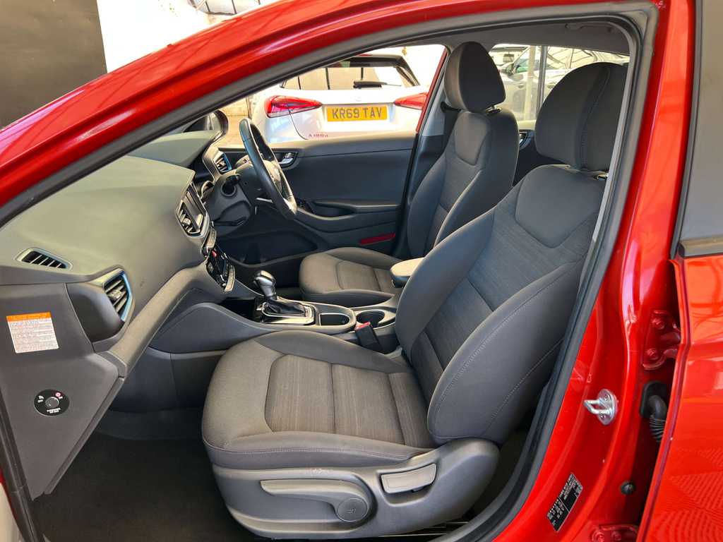 Hyundai Ioniq 1.6 Gdi Hybrid Premium Se Dct - 2017 17 White #16