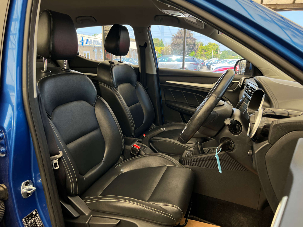MG ZS Exclusive Blue #6