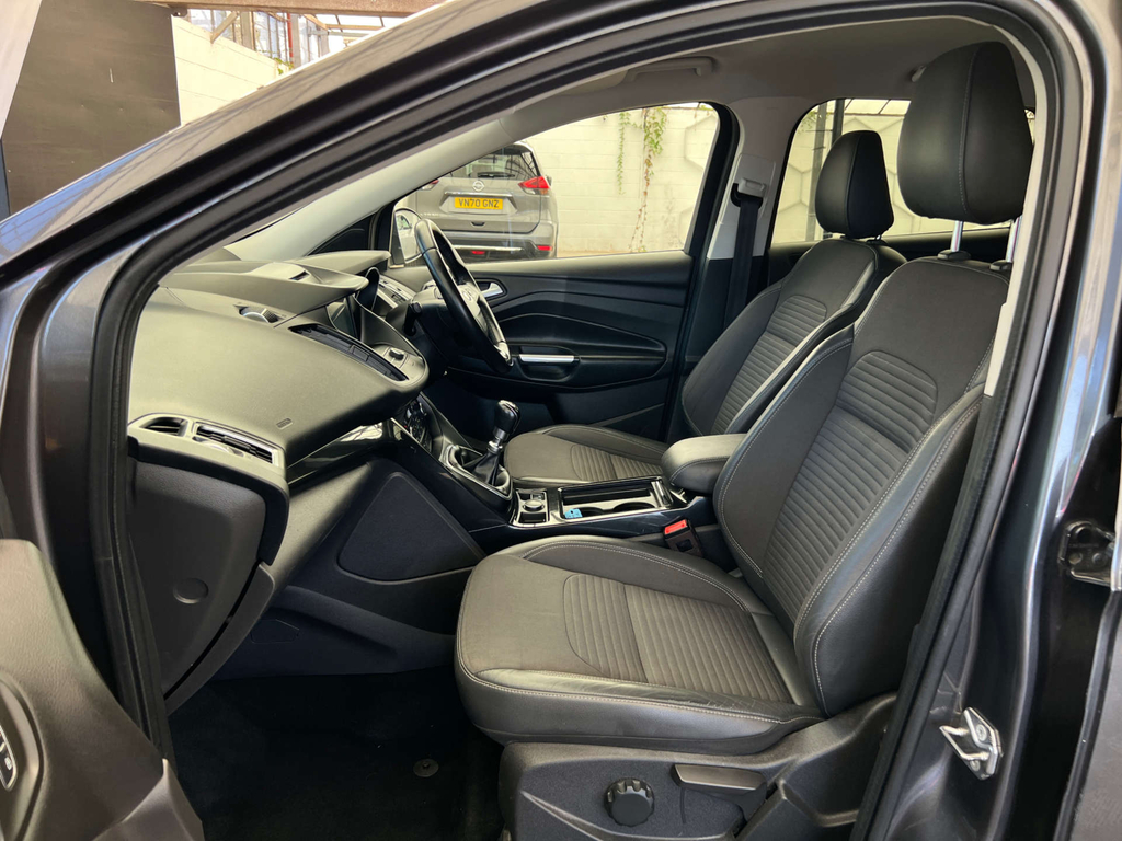 Ford Kuga 1.5T Ecoboost Zetec Suv Euro 6 Red #18