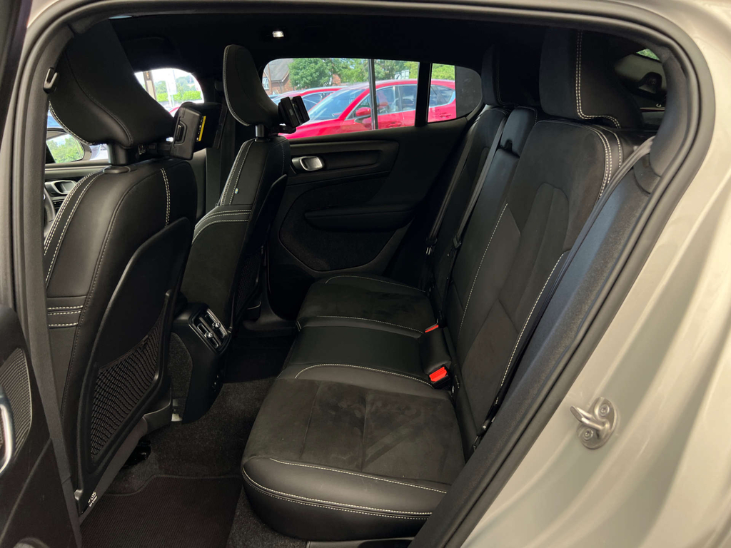 Volvo C40 Plus Black #15