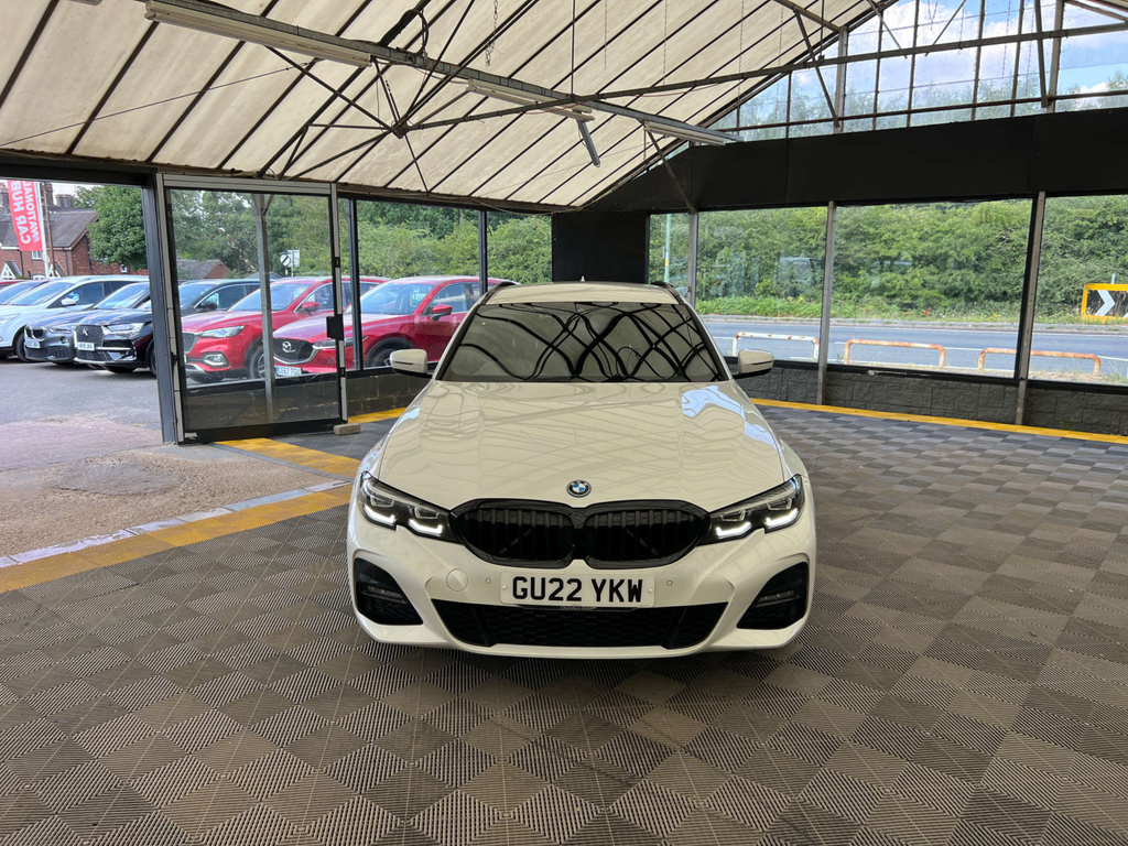 BMW 3 Series Estate GU22YKW White #2