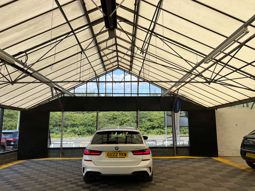 BMW 3 Series Estate GU22YKW White #5