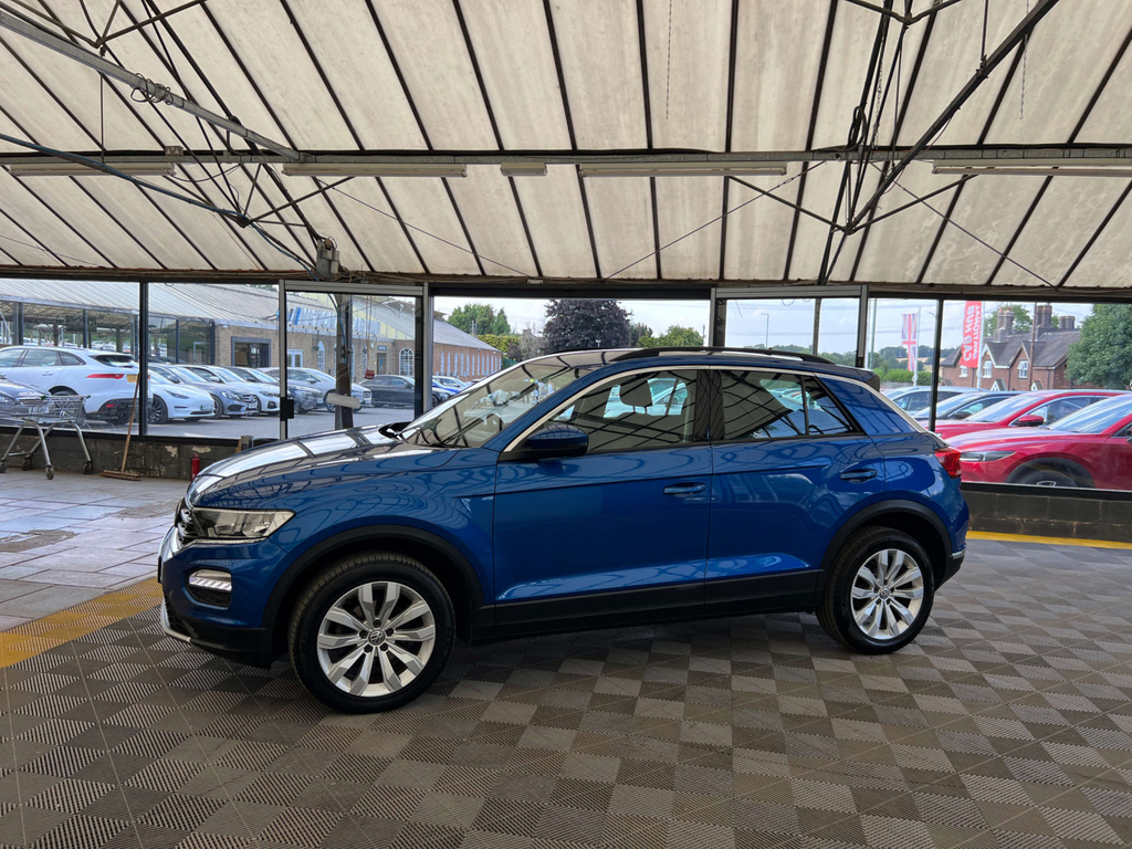 Volkswagen T-Roc Suv Blue #3