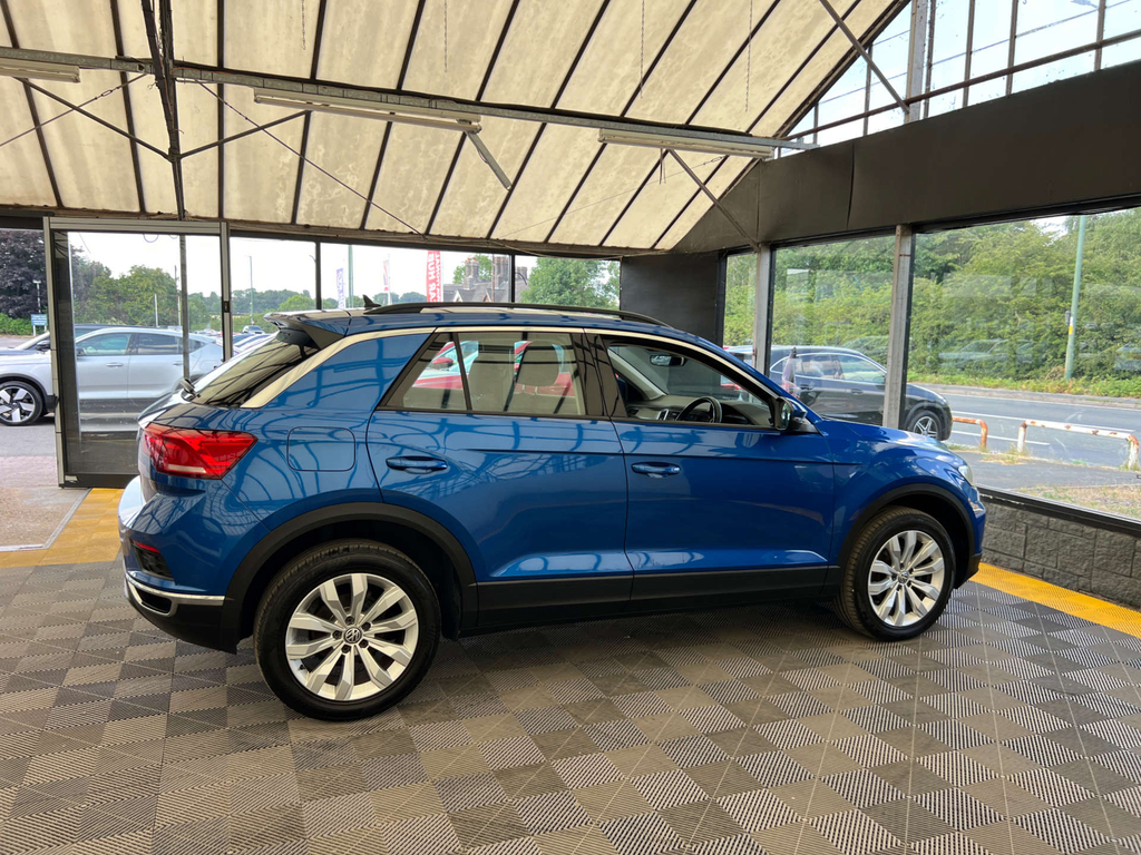 Volkswagen T-Roc Suv Blue #5