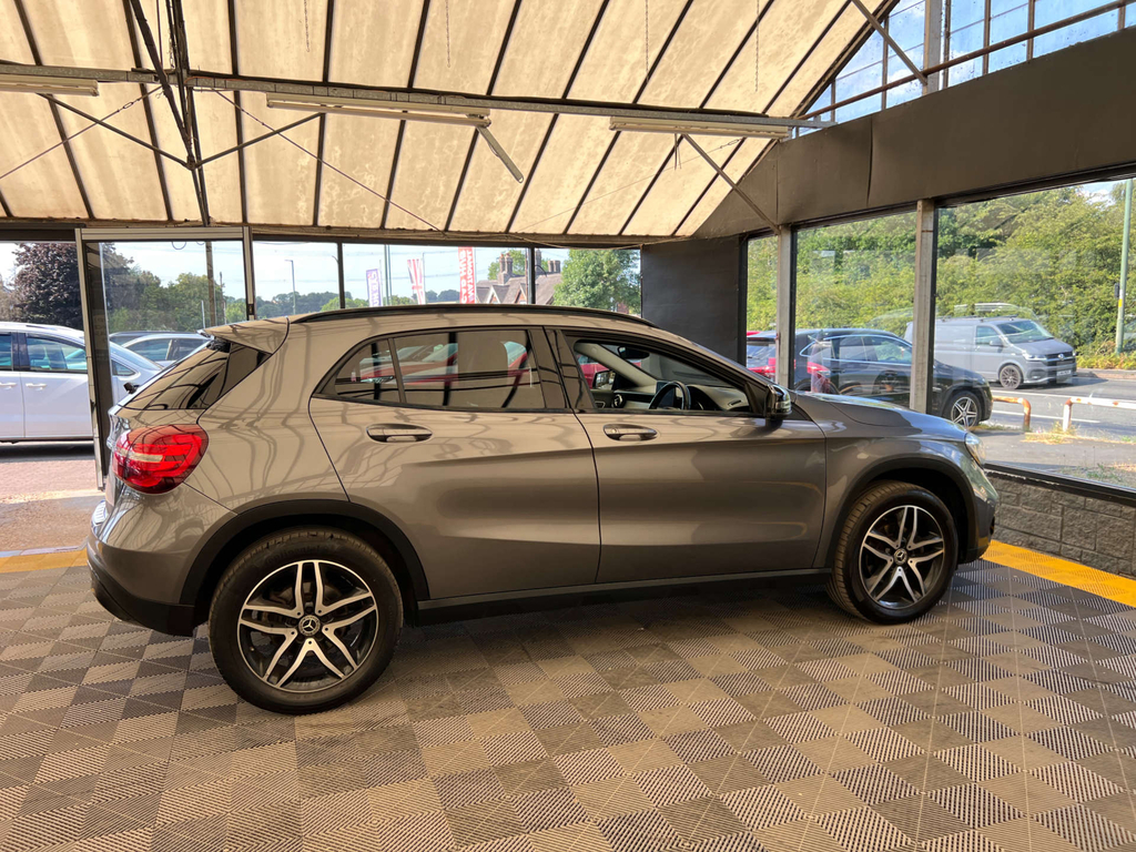 Mercedes-Benz GLA Class Gla 180 Urban Edition Grey #5