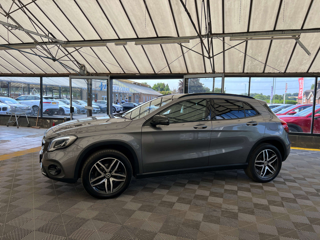 Mercedes-Benz GLA Class Gla 180 Urban Edition Grey #3