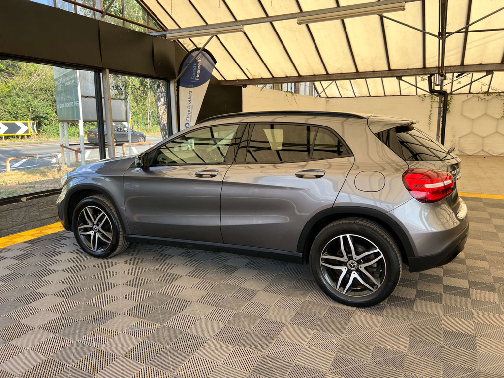 Mercedes-Benz GLA Class Gla 180 Urban Edition Grey #4