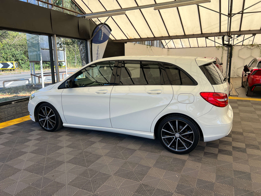 Mercedes-Benz B Class B180 Cdi Blueefficiency Sport White #4