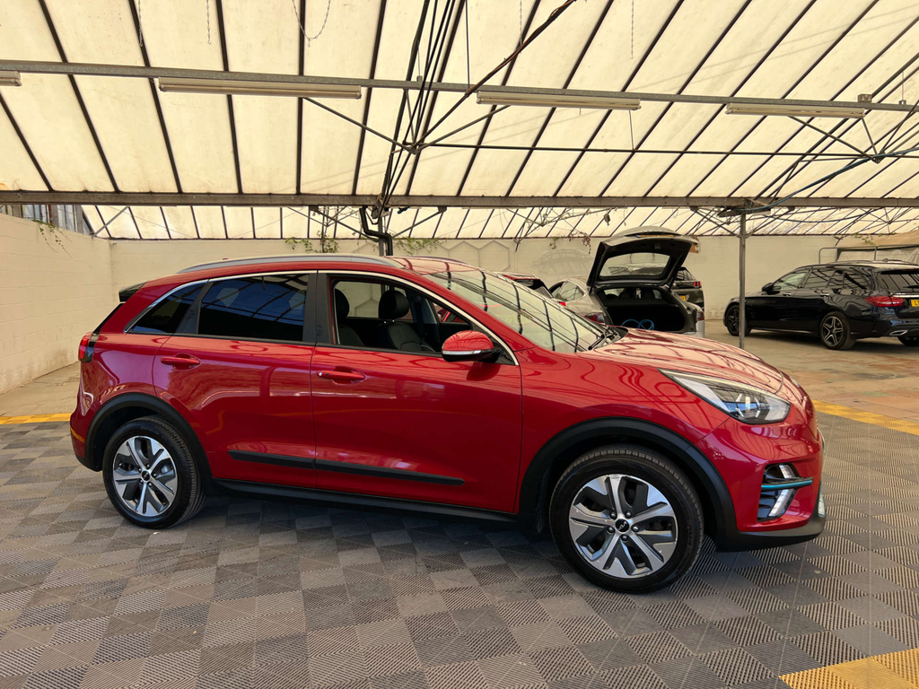 Kia Niro Suv Red
