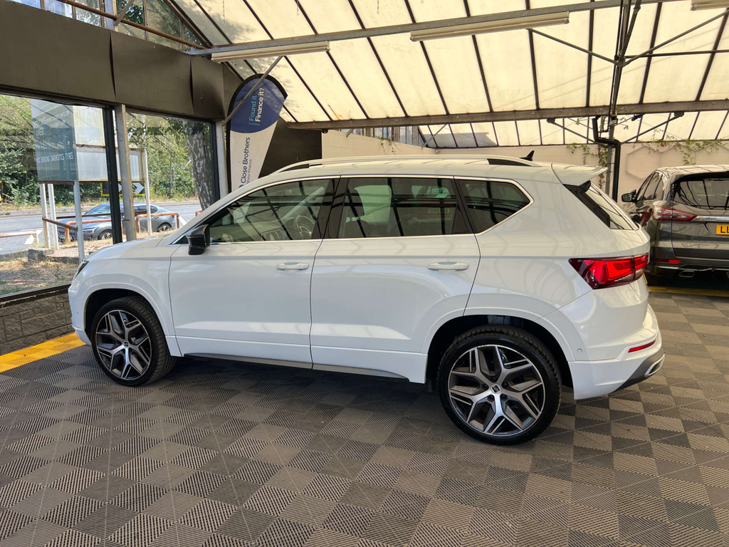 Seat Ateca Suv White #4