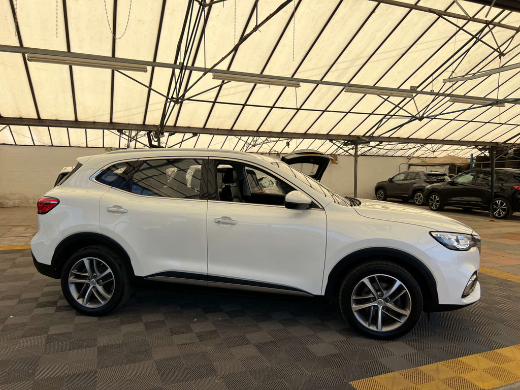 MG HS Suv White
