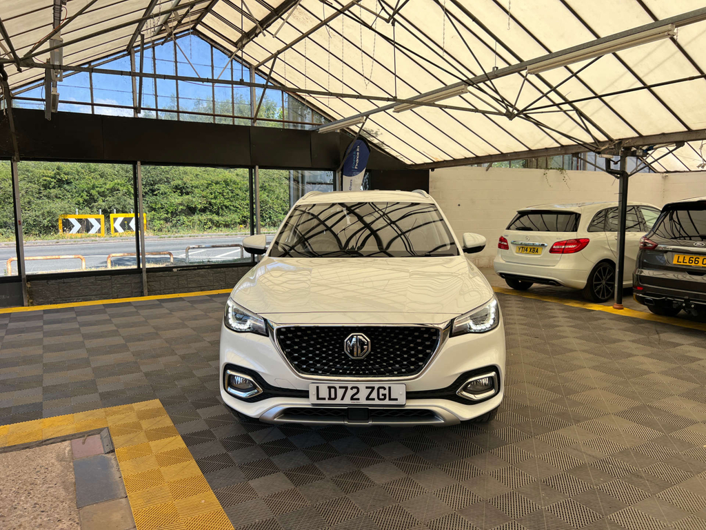 MG HS Suv LD72ZGL White #2