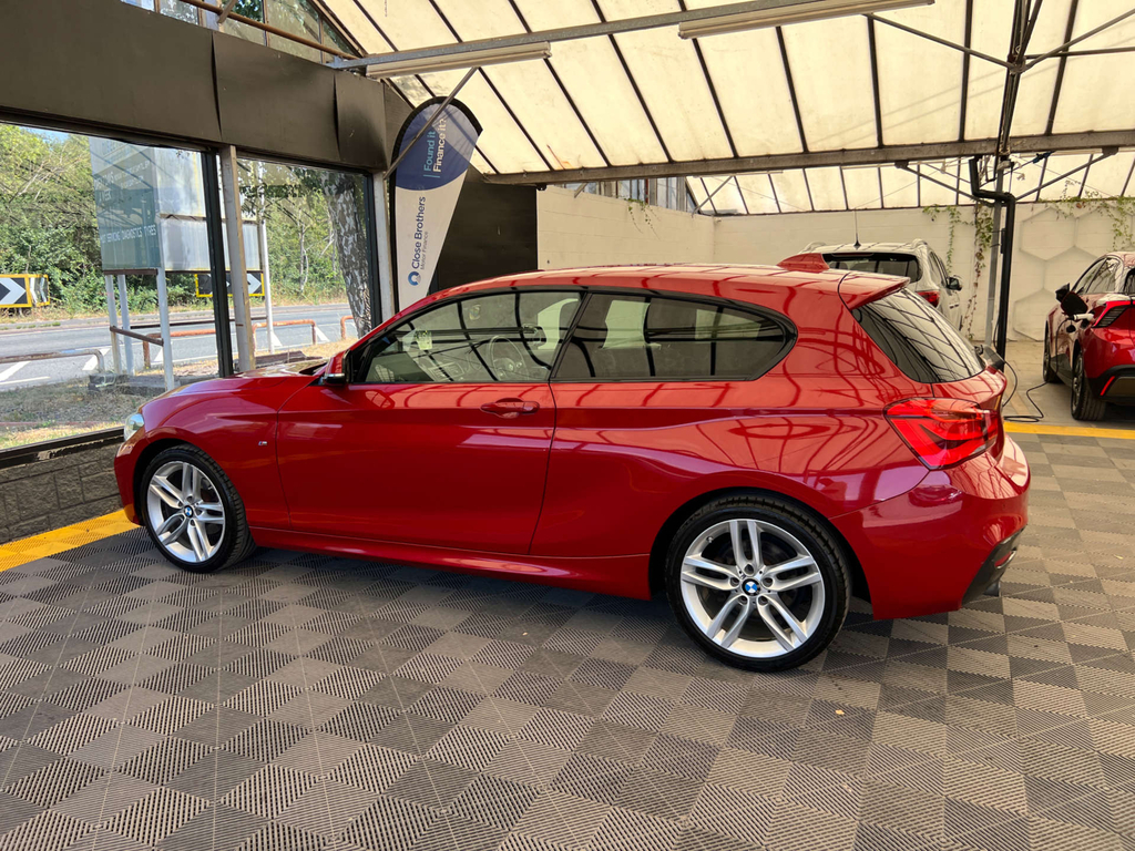 BMW 1 Series Hatchback Red #4