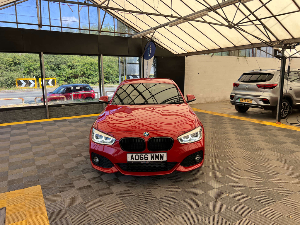 BMW 1 Series Hatchback Red #2
