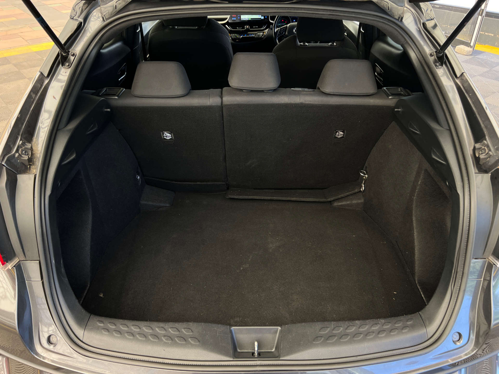 Toyota C-Hr Dynamic Blue #19