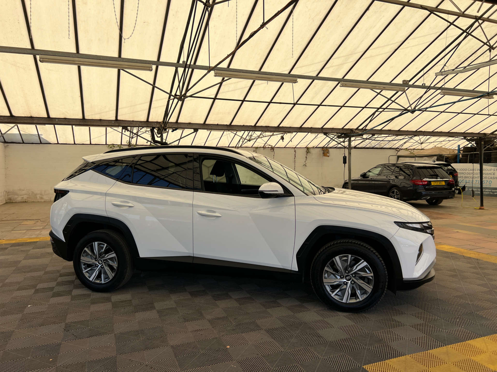 Hyundai Tucson Suv White