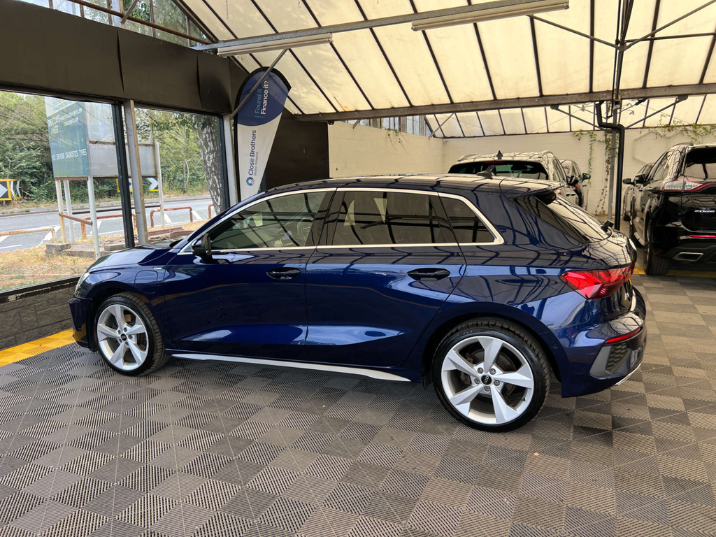 Audi A3 Hatchback VN22SBV Blue #3