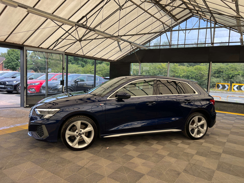 Audi A3 Hatchback VN22SBV Blue #2