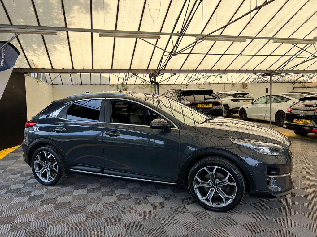 Kia Xceed Suv Grey