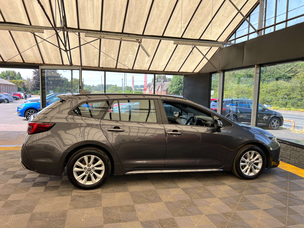 Toyota Corolla Estate Grey #2