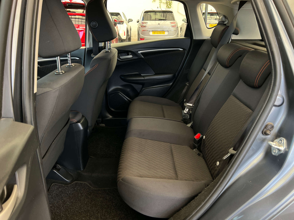 Honda Jazz 1.3 I-vtec S White #15