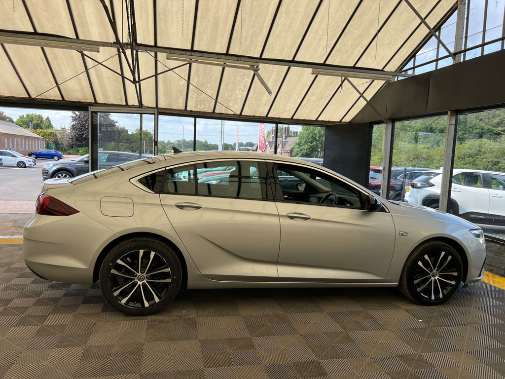 Vauxhall Insignia Hatchback Silver #4
