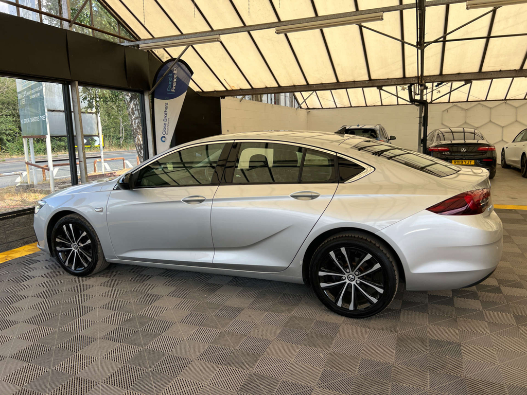Vauxhall Insignia Hatchback Silver #3