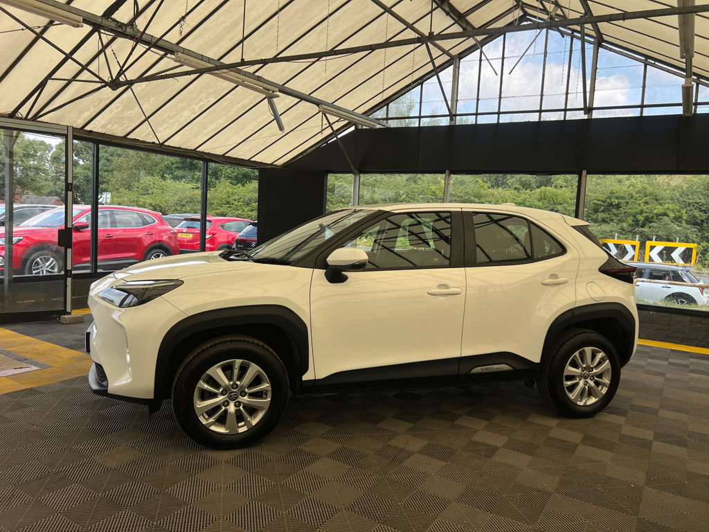 Toyota Yaris Cross Suv BD23KHY White #3