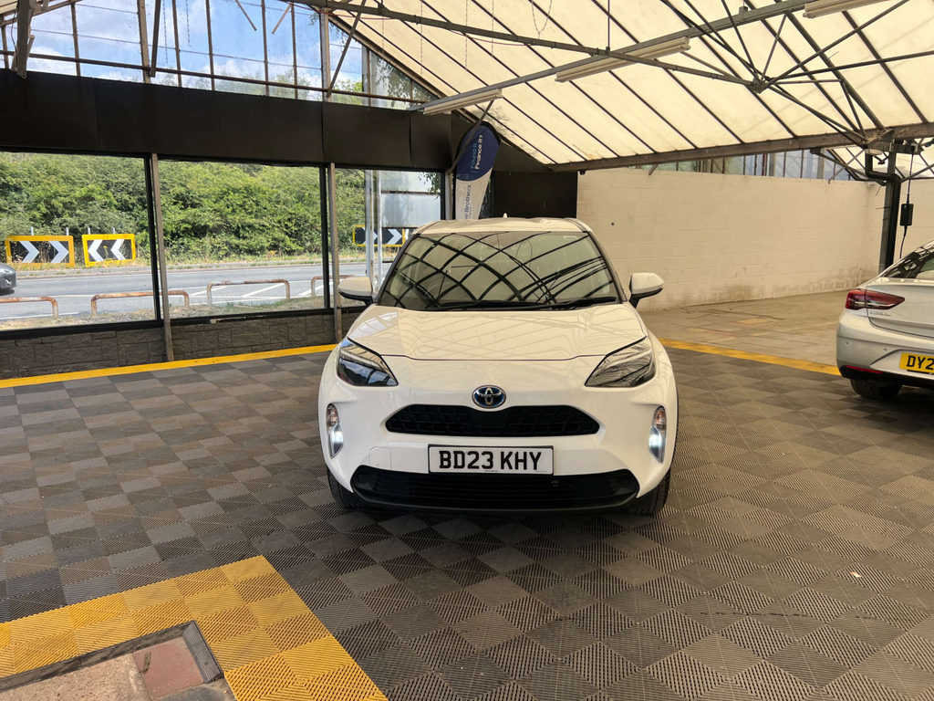 Toyota Yaris Cross Suv BD23KHY White #2