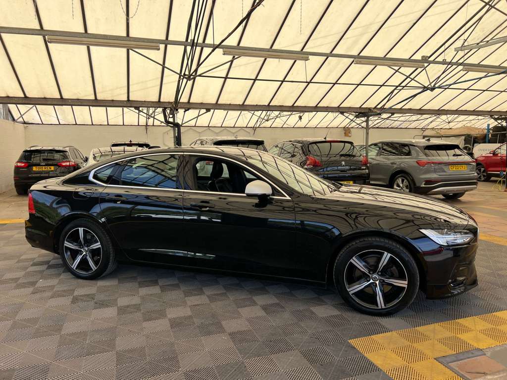 Volvo S90 Saloon Black