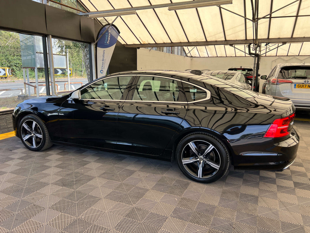 Volvo S90 Saloon Black #4