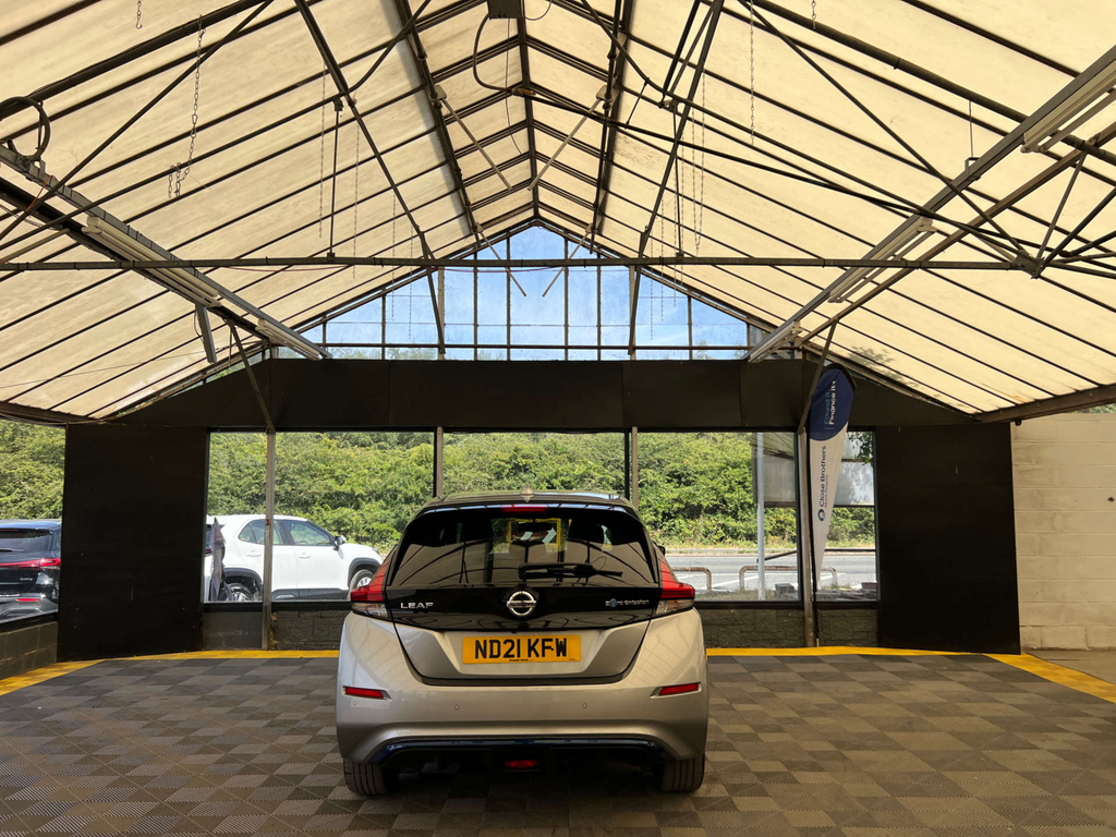 Nissan Leaf Hatchback Silver #5