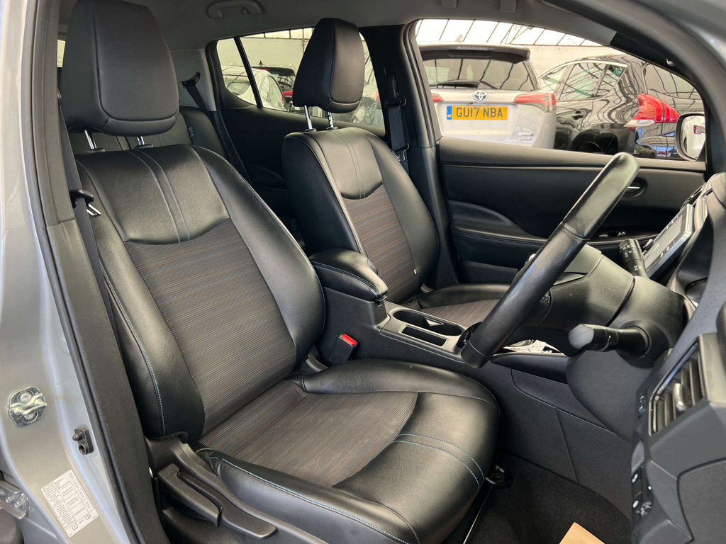 Nissan Leaf Hatchback Silver #6