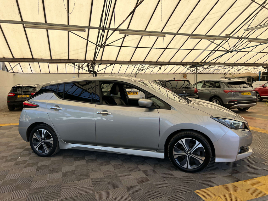 Nissan Leaf Hatchback Silver