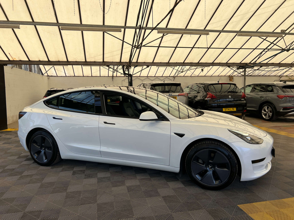 Tesla Model 3 Saloon White