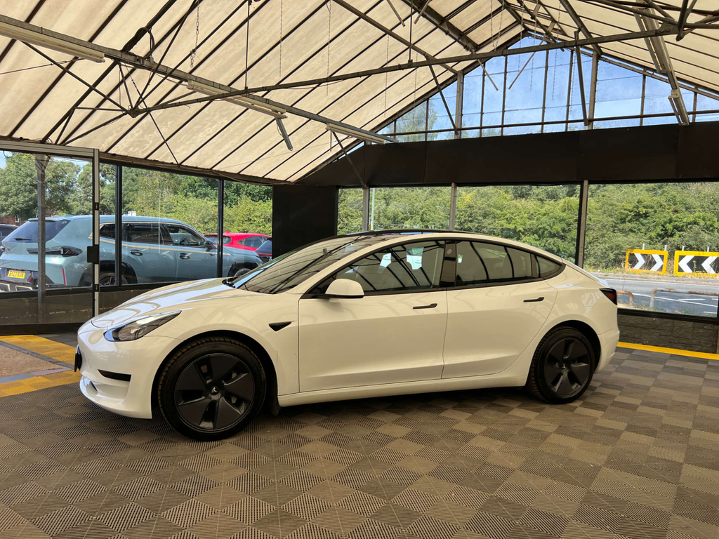 Tesla Model 3 Saloon White #3