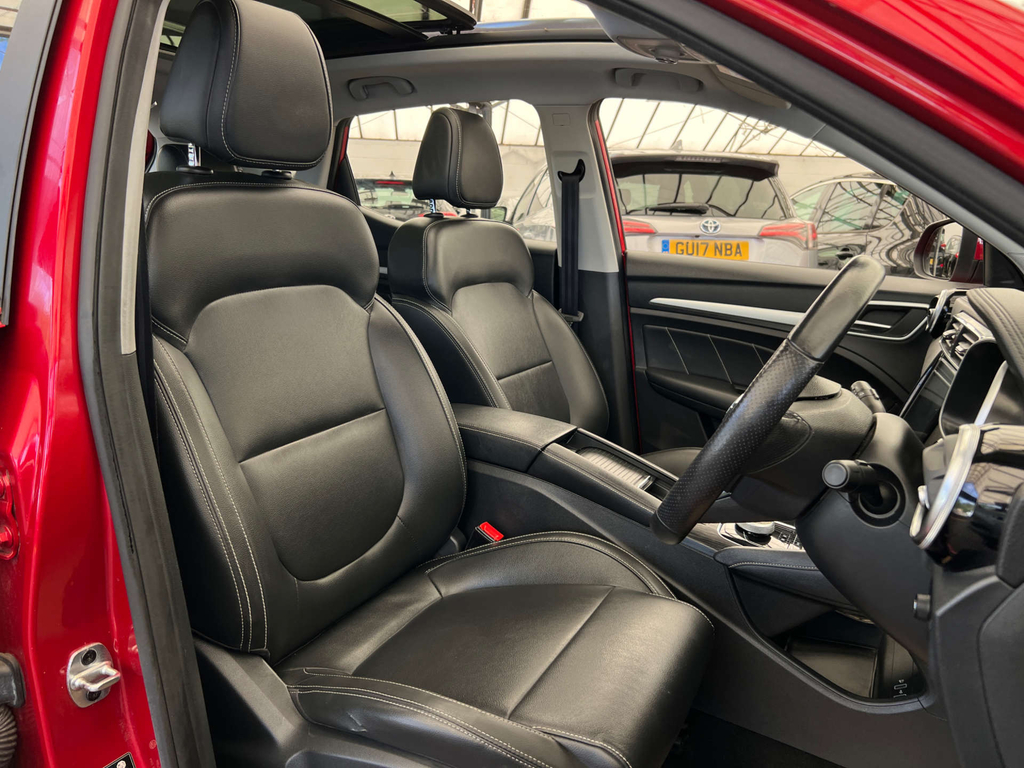 MG ZS Zs Exclusive Ev Red #6