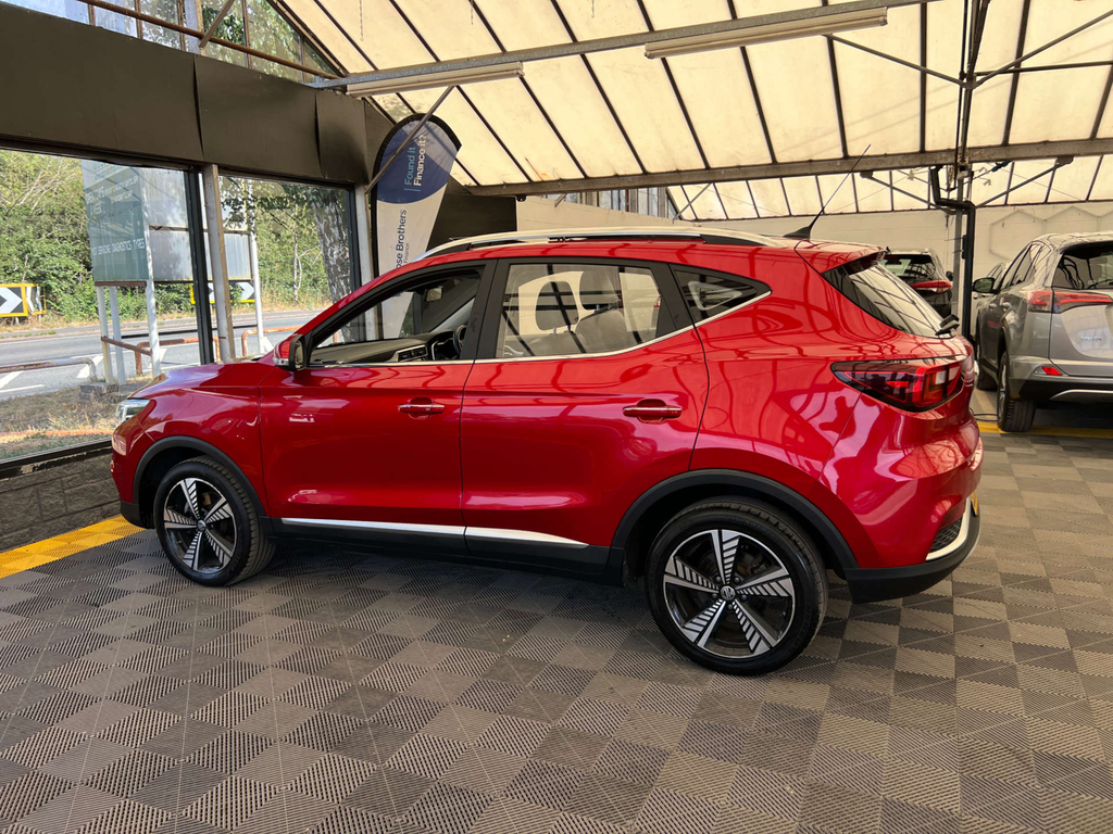 MG ZS Zs Exclusive Ev Red #4